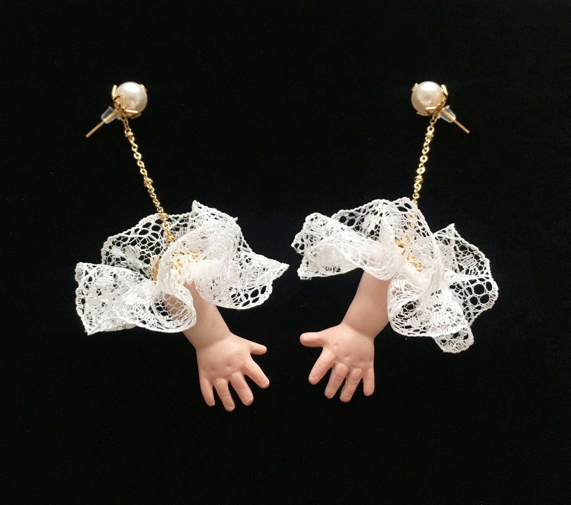 Abnehmbare Puppen Hand Ohrringe - Handgemachte Barocke von ToBeNamedStudio