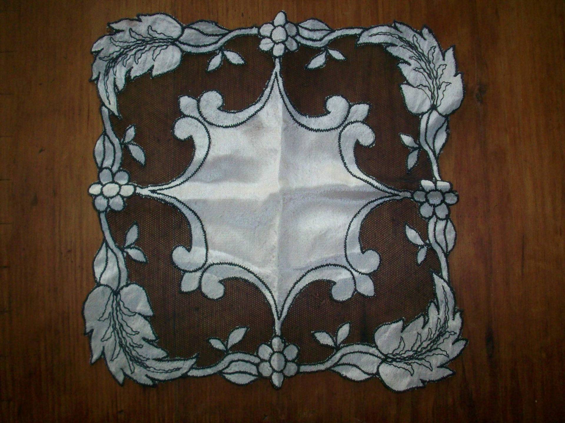 Vintage Weiß/Schiefer-stickerei Hochzeit Taschentuch von ToLacewithLove