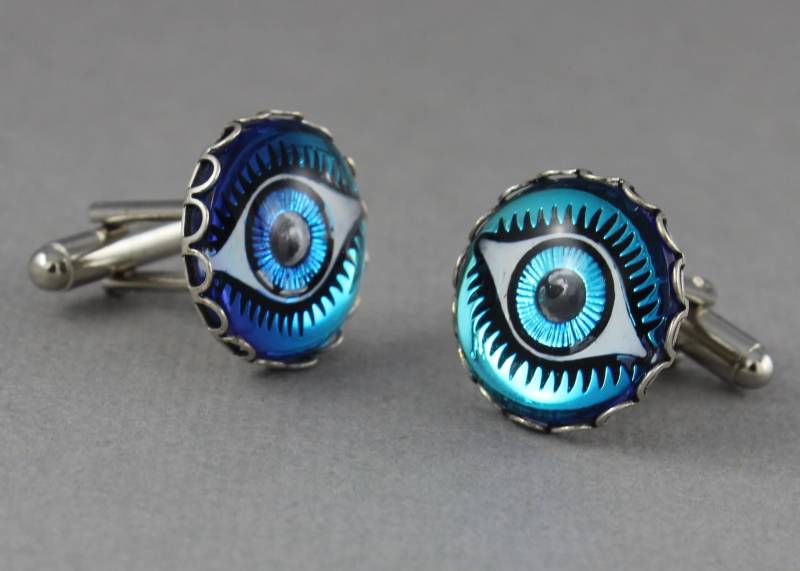 I Have My Eye On You - Vintage Glas Manschettenknöpfe in Aqua Blau von ToastedCoconutStudio