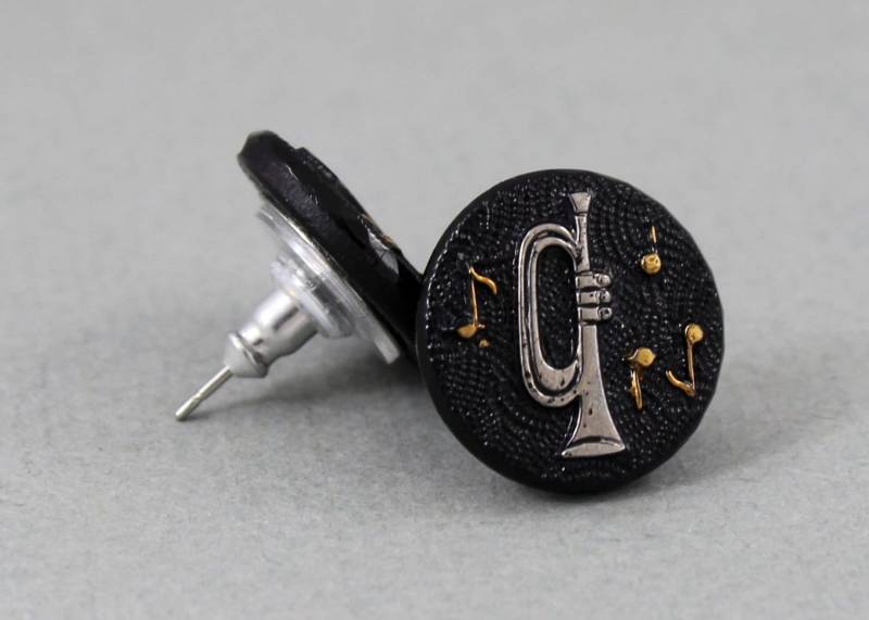 Trompeten Ohrringe - Let The Music Flow Collection Vintage Glas Post Ohrringe, Umfunktioniert, Up Cycled Schmuck von ToastedCoconutStudio