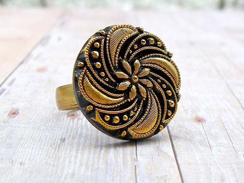 Vergoldetem Wirbelwind - Verstellbarer Vintage Glasknopfring von ToastedCoconutStudio