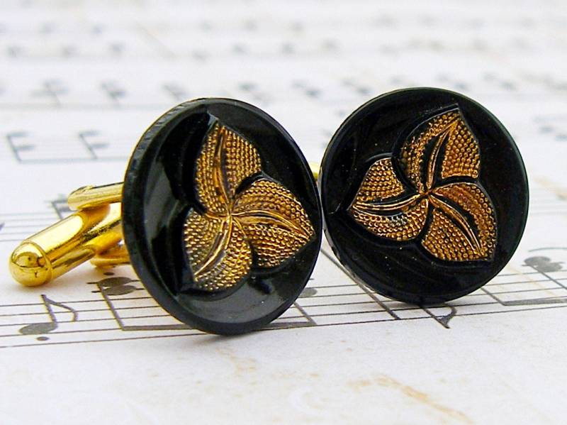 Vergoldetes Blatt - Vintage Glasknopf Manschettenknöpfe von ToastedCoconutStudio