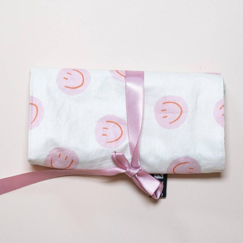 Individuelle Schmuckschachtel Mit Namen - Schmuckrolle Für Unterwegs Ohrringe, Halsketten & Armreifen Sicher Verstauen Smileys Pink von TochtervonWalter