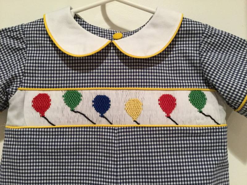 Baby Strampler Mit Hand Gesmokten Luftballons in 9-12 Monaten Größe von TodaysSouthernStyle