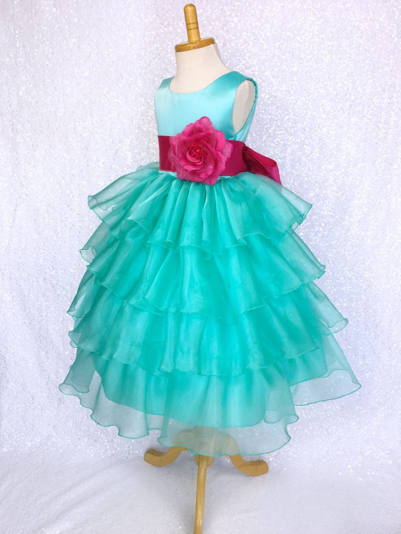 Aqua Rüschen Organza Kleid Frühlingshochzeit, Brautjungfer, Festzug von ToddlersAndTulle