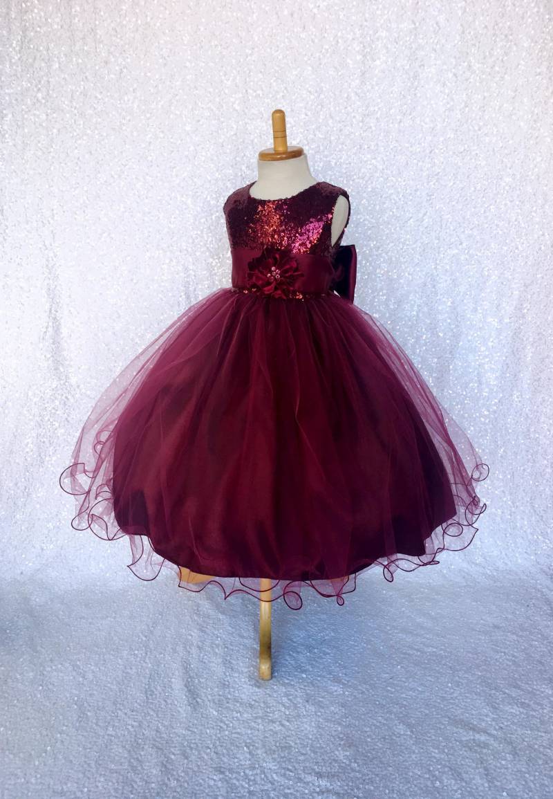 Burgund Pailletten-Tüll Blumenmädchen Kleid Ärmelloses Partykleid von ToddlersAndTulle