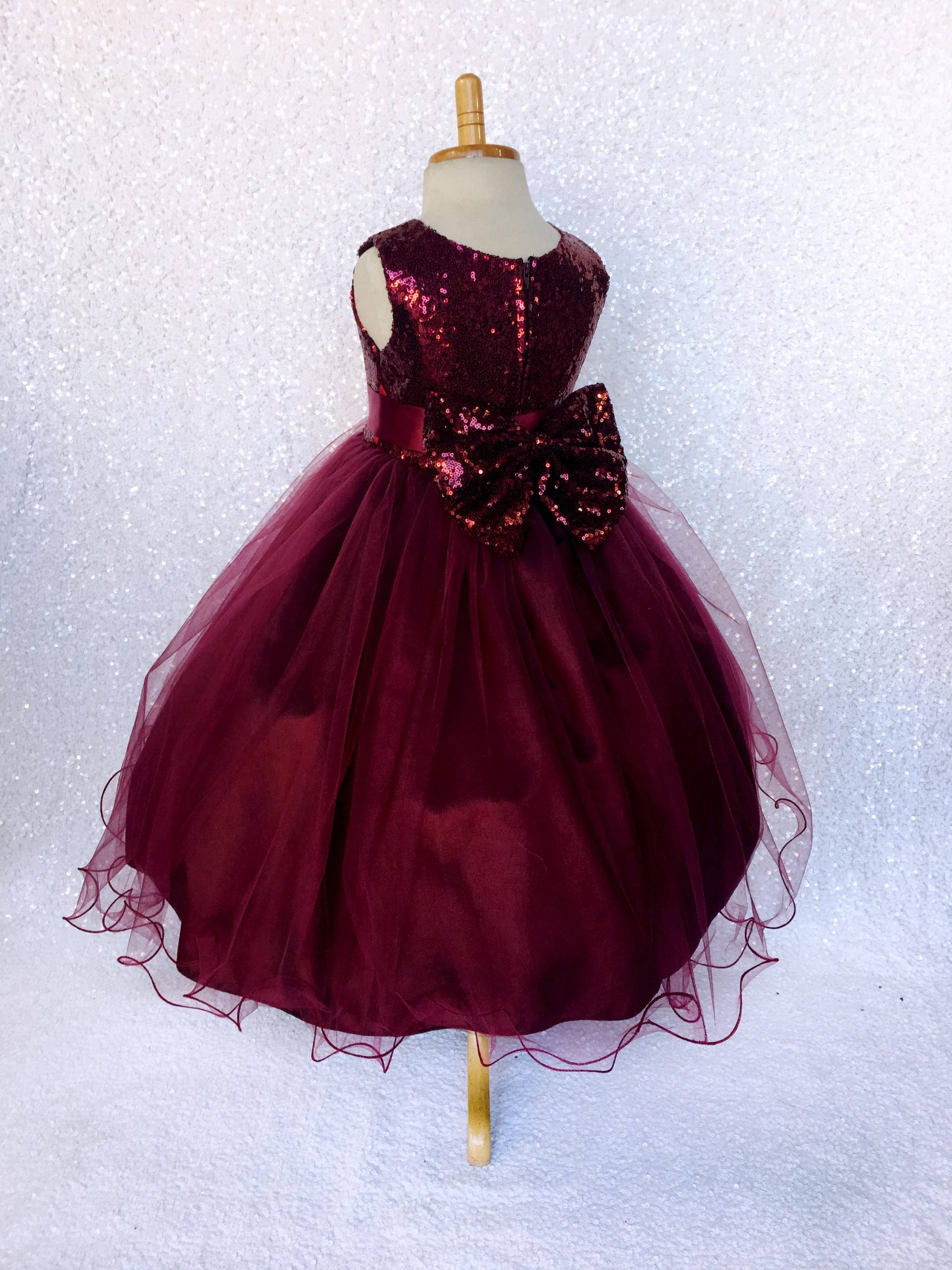 Burgund Pailletten-Tüll-Kleid Blumenmädchen, Big Bow-Feiertagskleid von ToddlersAndTulle