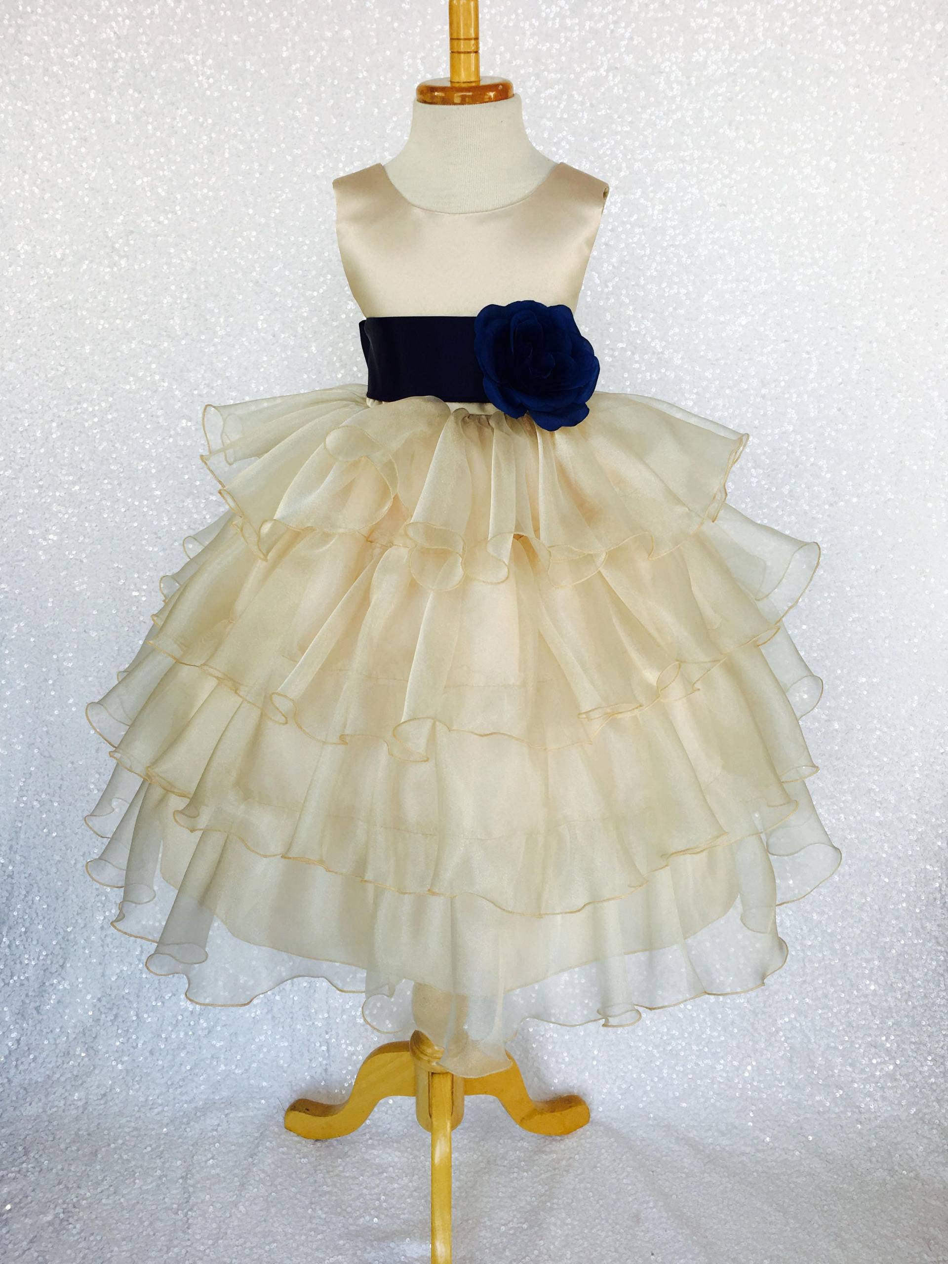 Champagner Organza Blumenmädchen Kleid Country Chic von ToddlersAndTulle