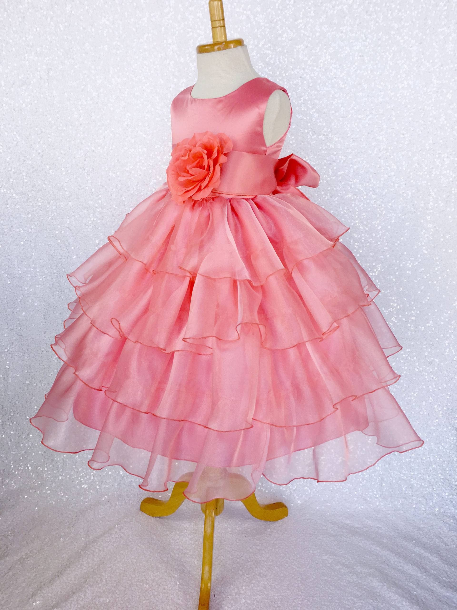 Coral Organza Rüschen Blumenmädchen Kleid Hochzeit, Recital, Pageant von ToddlersAndTulle