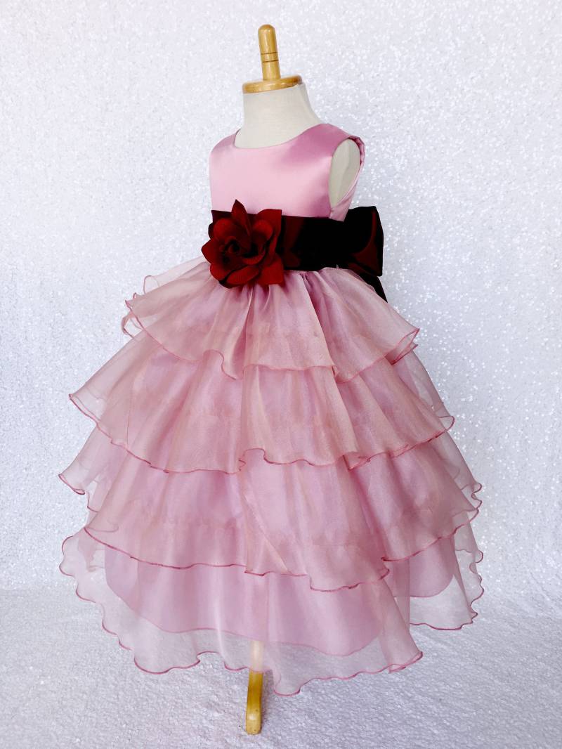 Dusty Rose Blumenmädchen Kleid Organza Mit Rüschen, Satin Schärpe von ToddlersAndTulle