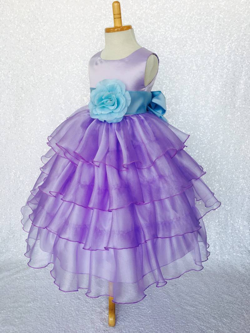 Flieder Organza Rüschen Kleid Blumenmädchen Kleid Aus Satin Schärpe von ToddlersAndTulle