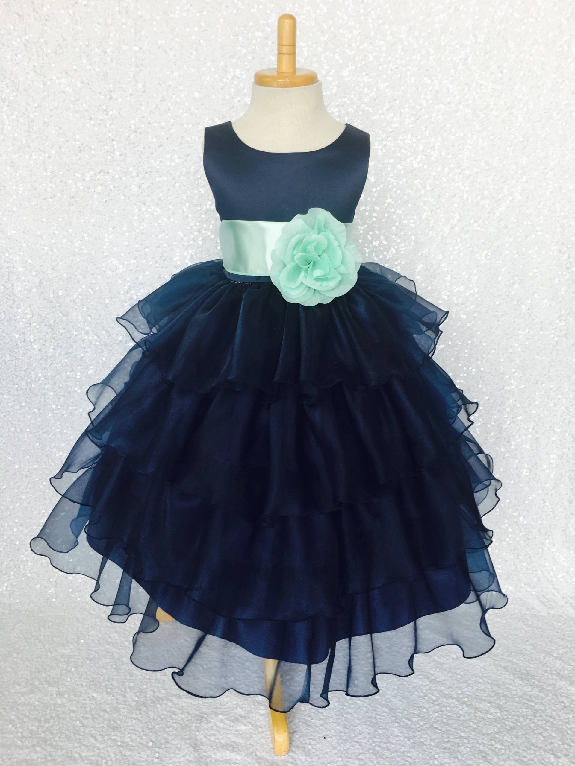 Navy Rüschen Blumenmädchen Kleid Organza Rüschenrock, Satin Oberteil von ToddlersAndTulle