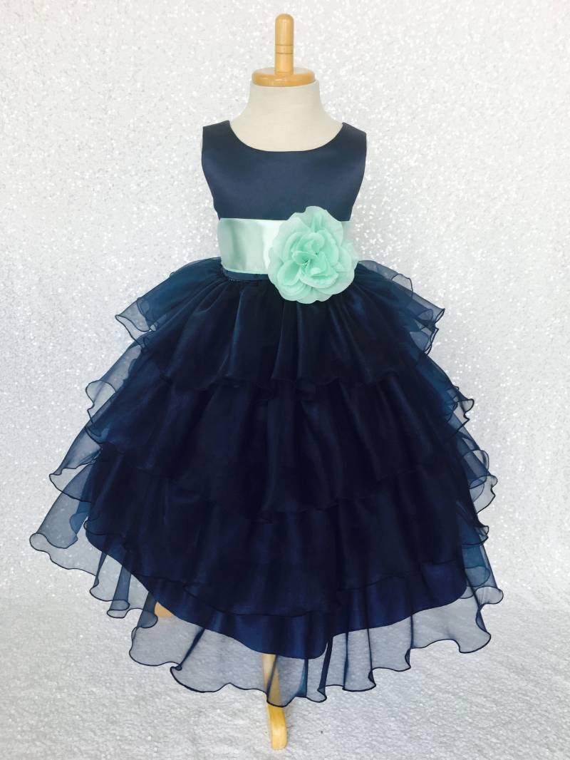 Navy Rüschen Blumenmädchen Kleid Organza Rüschenrock, Satin Oberteil von ToddlersAndTulle