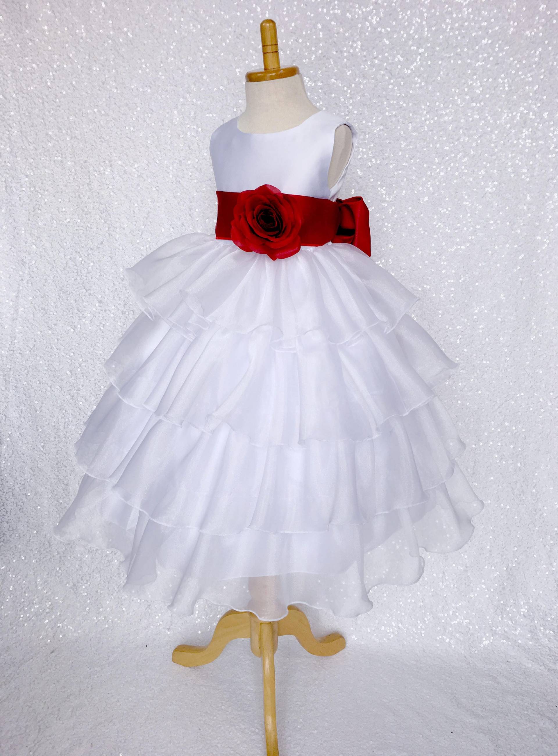 Organza Rüschen Blumenmädchen Kleid Rote Satin Schärpe, Elegantes Kleid von ToddlersAndTulle