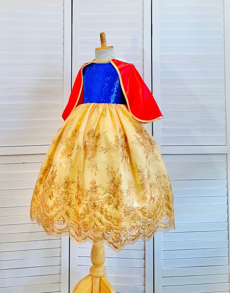 Pailletten Schneewittchen Inspiriert Ballkleid Kleinkind Festzug Kleid Mit Umhang von ToddlersAndTulle