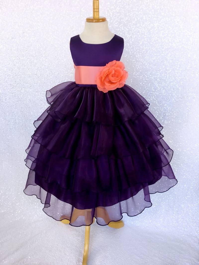 Plum Geraffte Organza Blumenmädchen Kleid Elegantes Hochzeits-Outfit Plum Geraffte Organza Blumenmädchen Kleid Elegantes Hochzeits-Outfit von ToddlersAndTulle