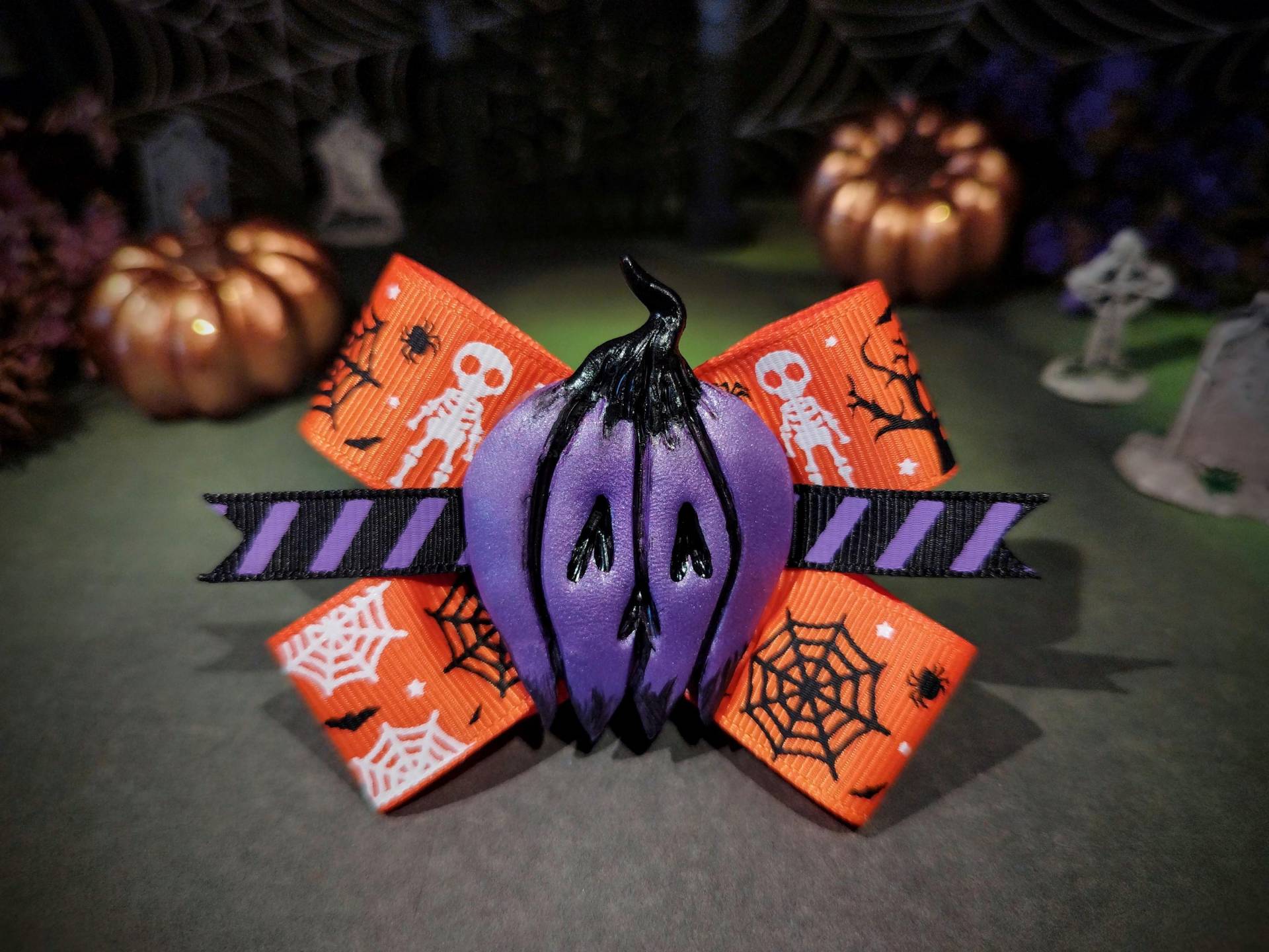 Halloween "Grablichtkürbis" - Haarclip | Lila Halloween "Grablichtkürbis" - Haarclip | Lila von Todschick
