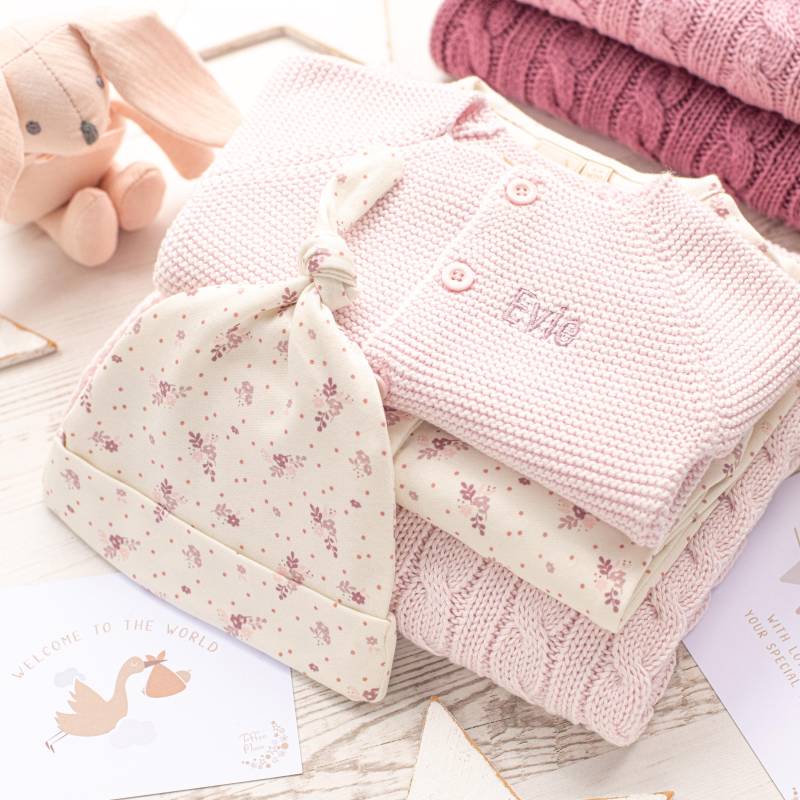 Toffee Moon Baby Girl Floral Cluster Blütenblatt Rosa Geschenkbox von Toffeemoonbaby