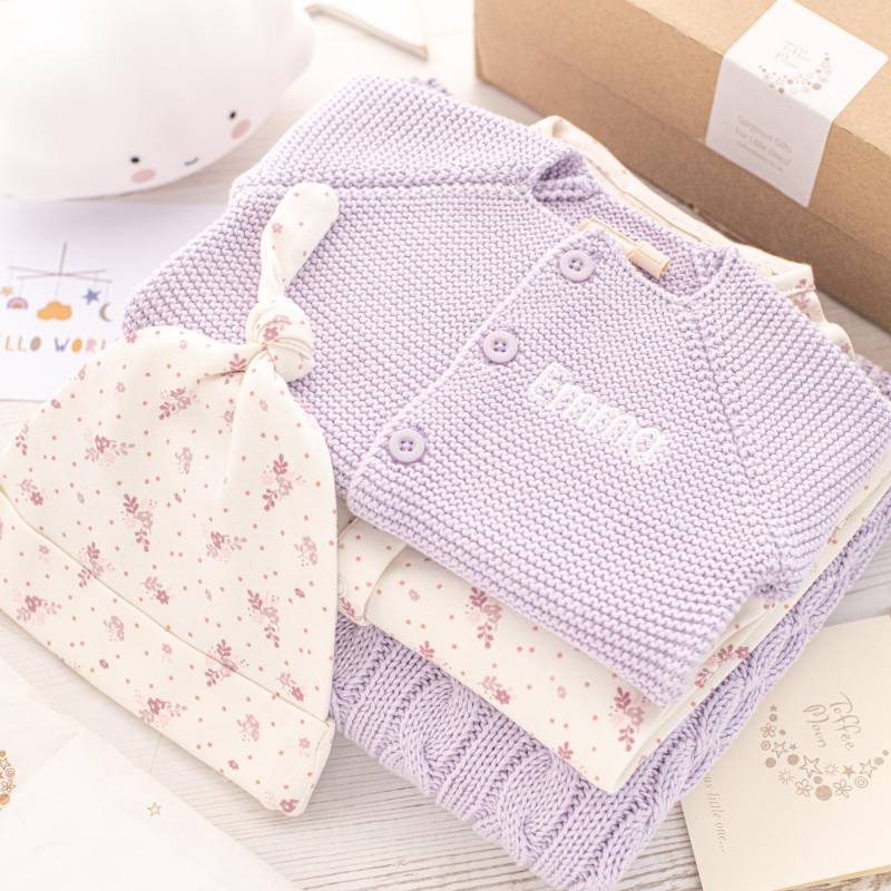 Toffee Moon Baby Girl Floral Cluster Flieder Geschenkbox von Toffeemoonbaby