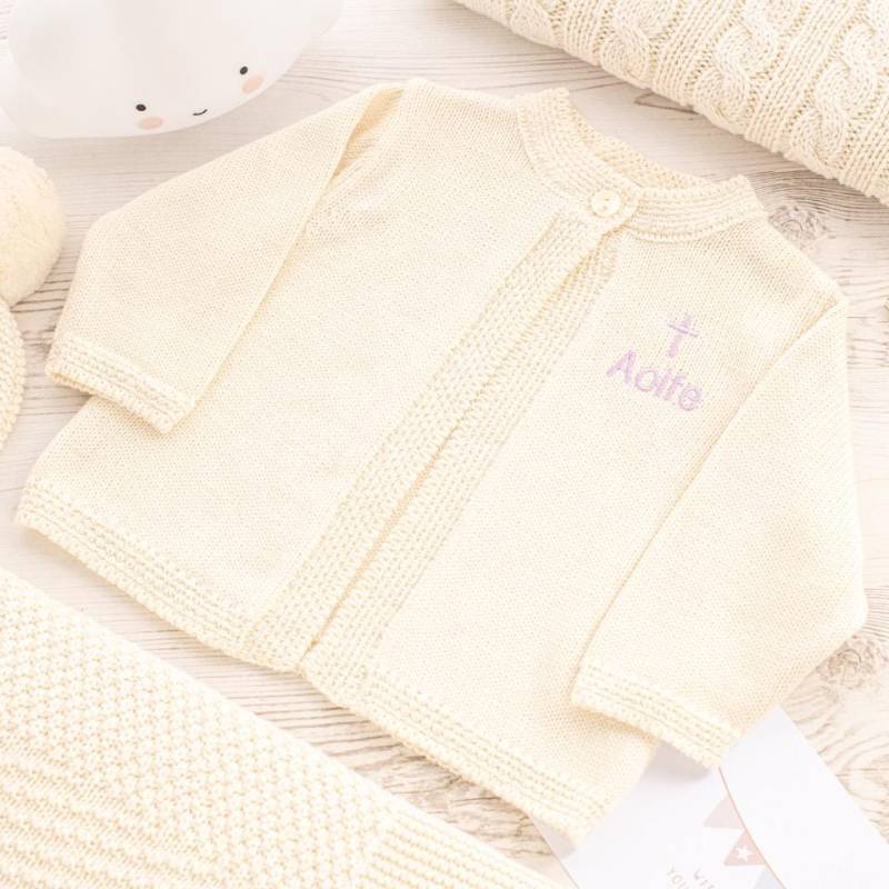 Personalisierte Baby Strickjacke Gesticktes Kreuz, Initialen Oder Name von Toffeemoonbaby