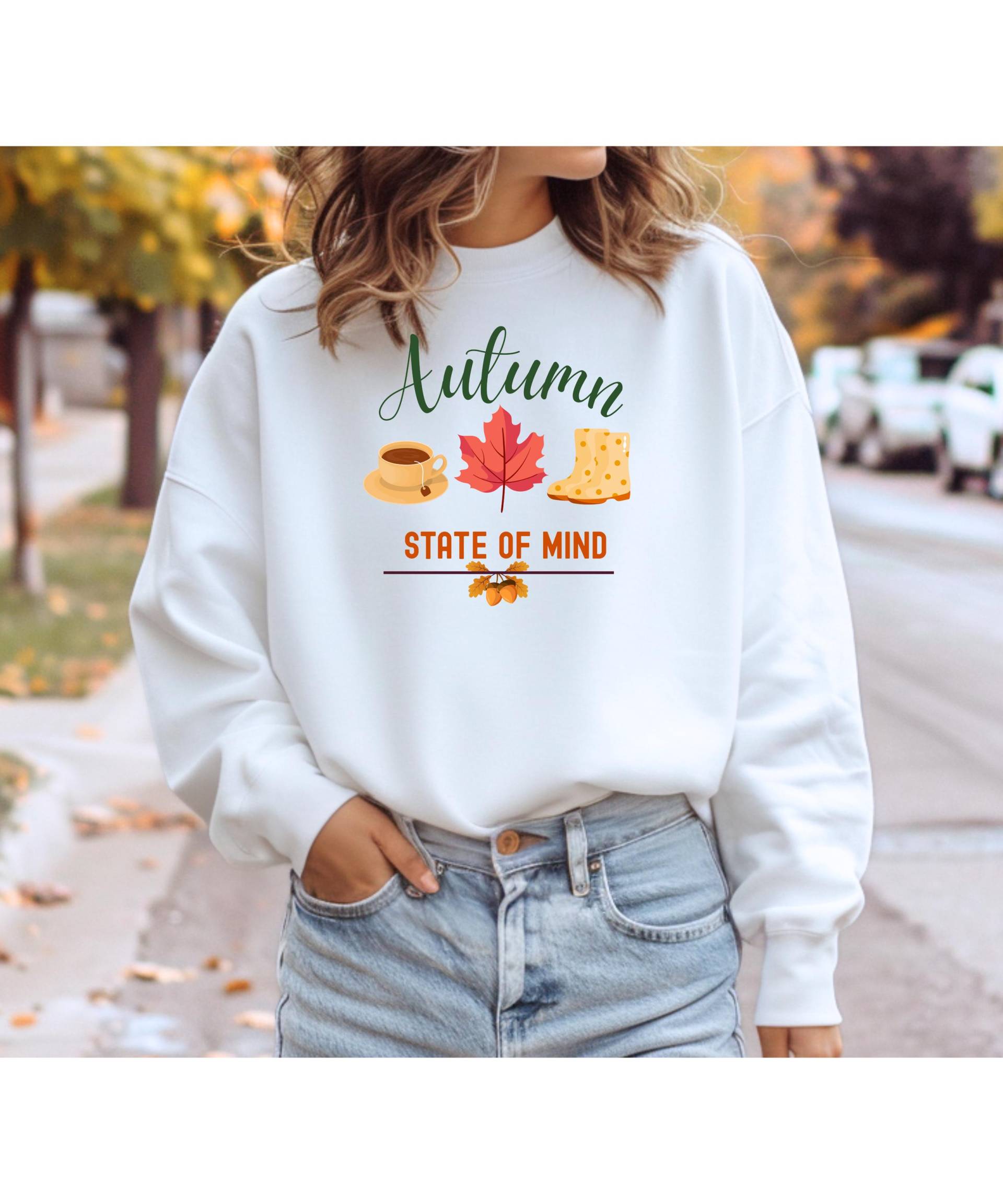 Autumn State Of Mind Sweatshirt | Cozy Fall Pullover in White, Ash & Sand Cute Graphic Sweater von ToffeesWorld
