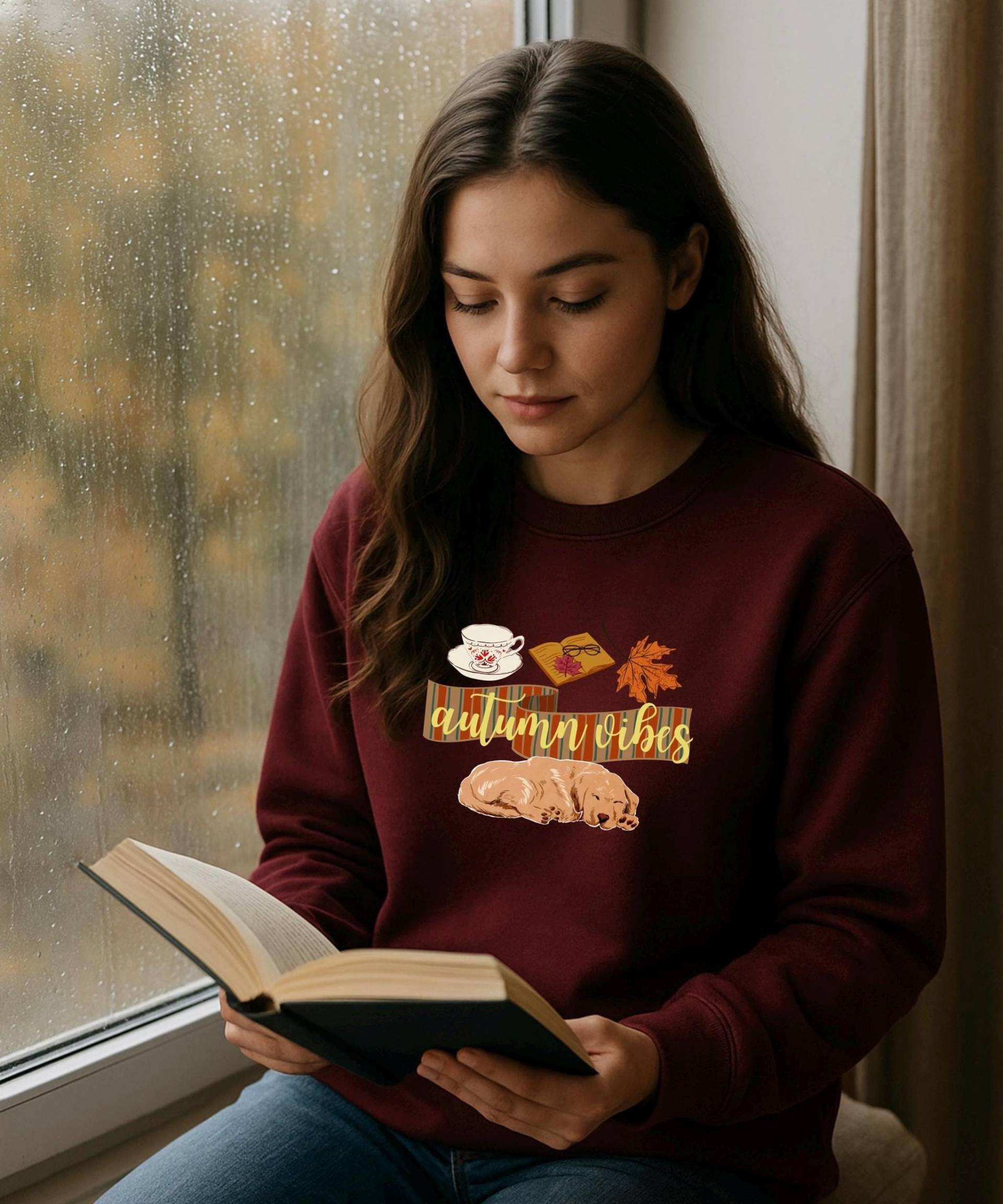 Autumn Vibes Sweatshirt Cozy Fall Book Lover Coffee Reading Sweater Unisex Crewneck Gift Outfit Fashion Clothing von ToffeesWorld