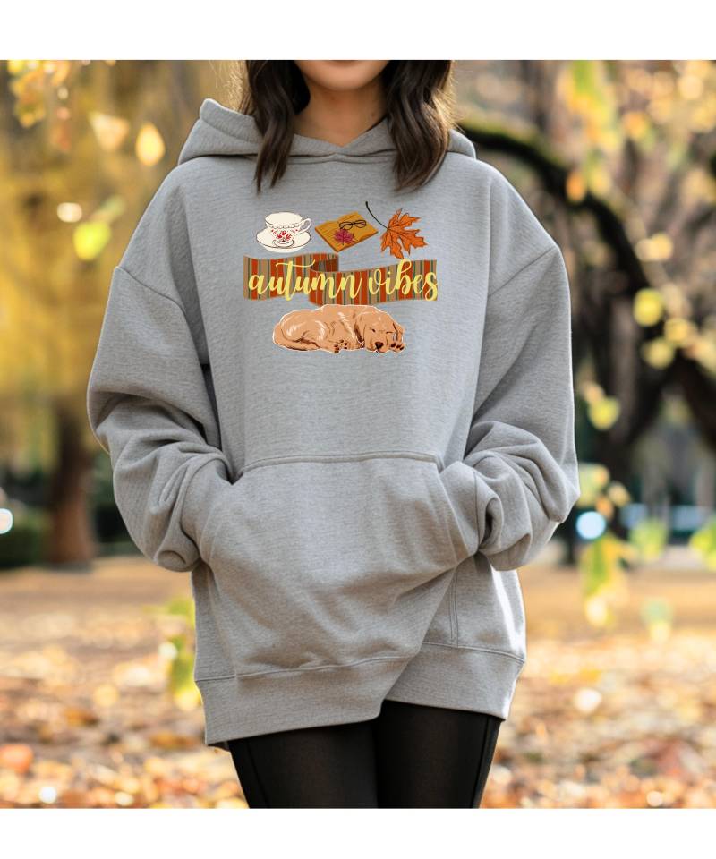 Cozy Autumn Dog Lover Hoodie Unisex Fall Reading Sweatshirt Coffee Book Design Mom Dad Gift von ToffeesWorld