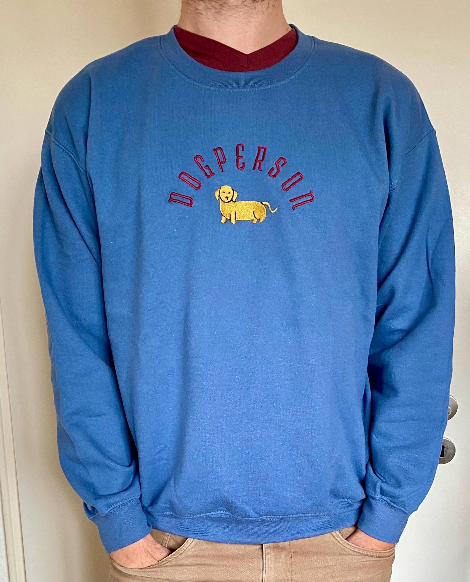 Embroidered Dog Person Sweatshirt, Cozy Statement Fall Fashion, Animal Lover Crewneck Jumper, Autumn Sweater, Apparel, Pet Owner von ToffeesWorld