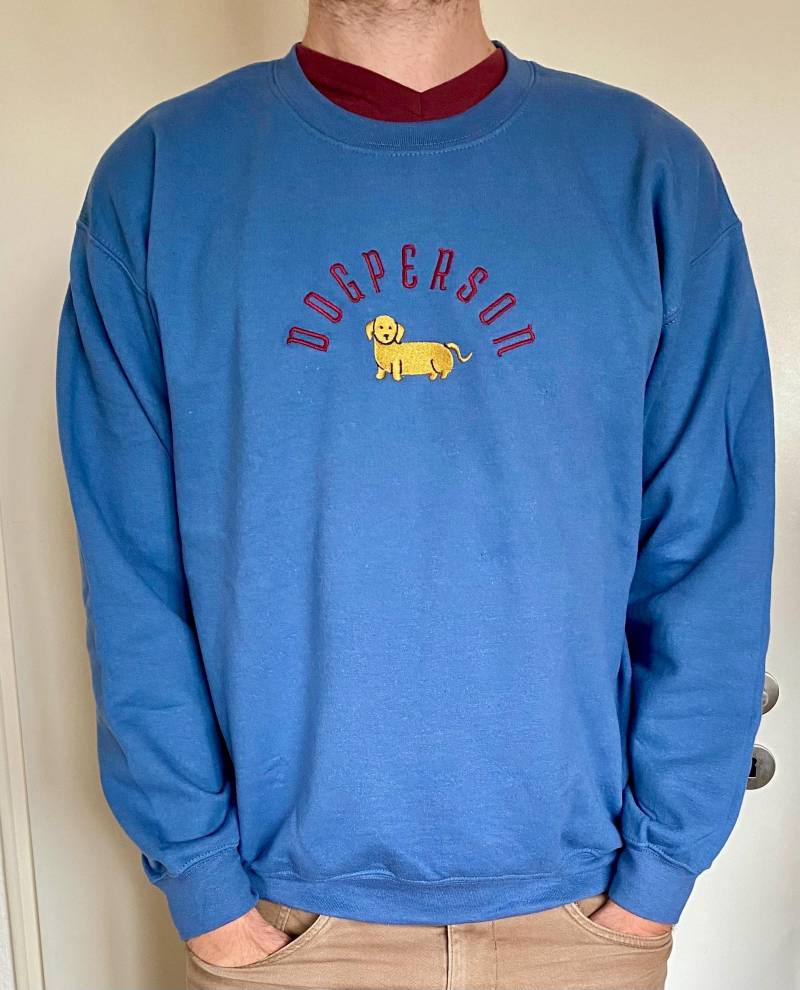 Embroidered Dog Person Sweatshirt, Cozy Statement Fall Fashion, Animal Lover Crewneck Jumper, Autumn Sweater, Apparel, Pet Owner von ToffeesWorld