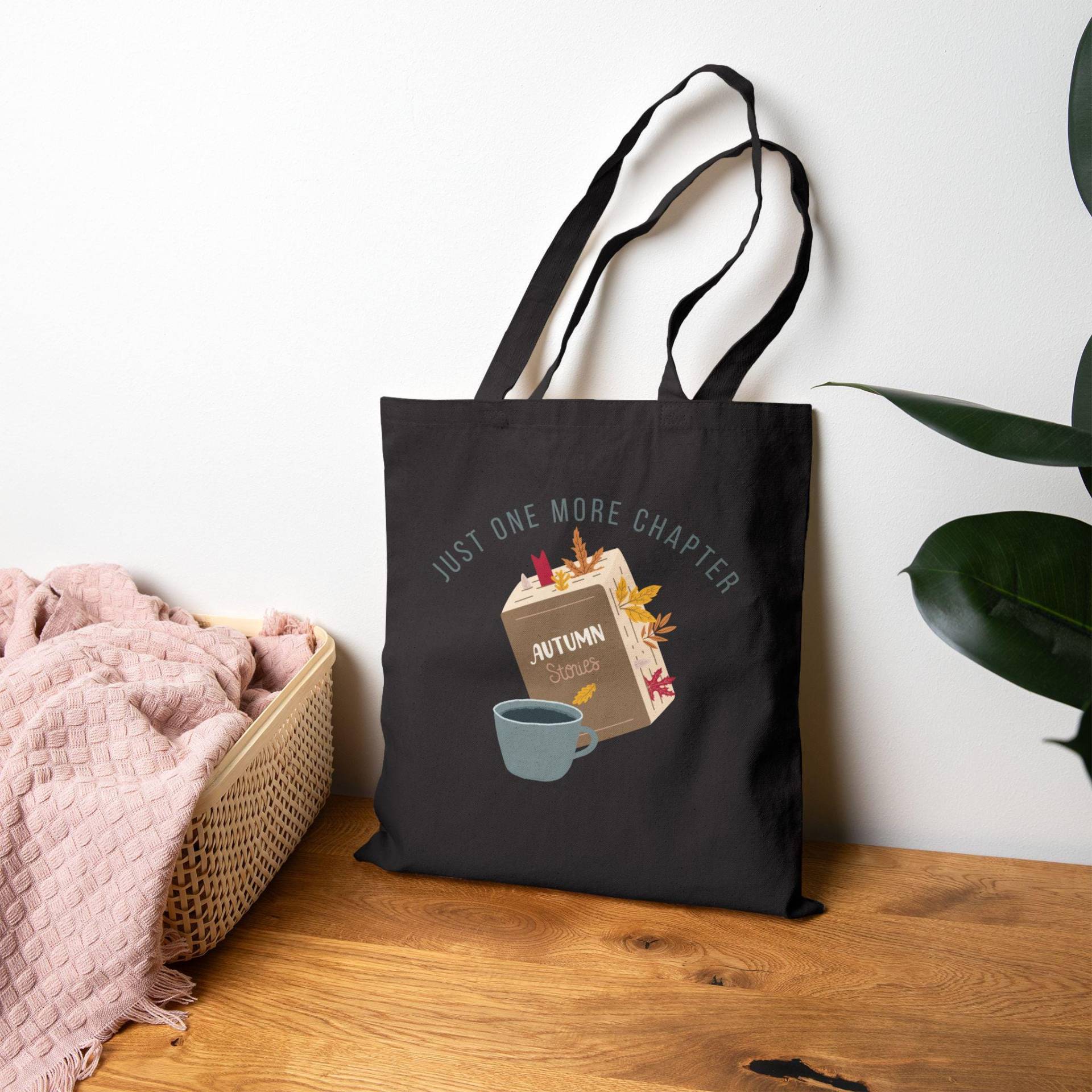 Just One More Chapter Tote Bag | Book Lover Gift Reading Canvas in Beige Or Black Cozy Autumn Bookish von ToffeesWorld