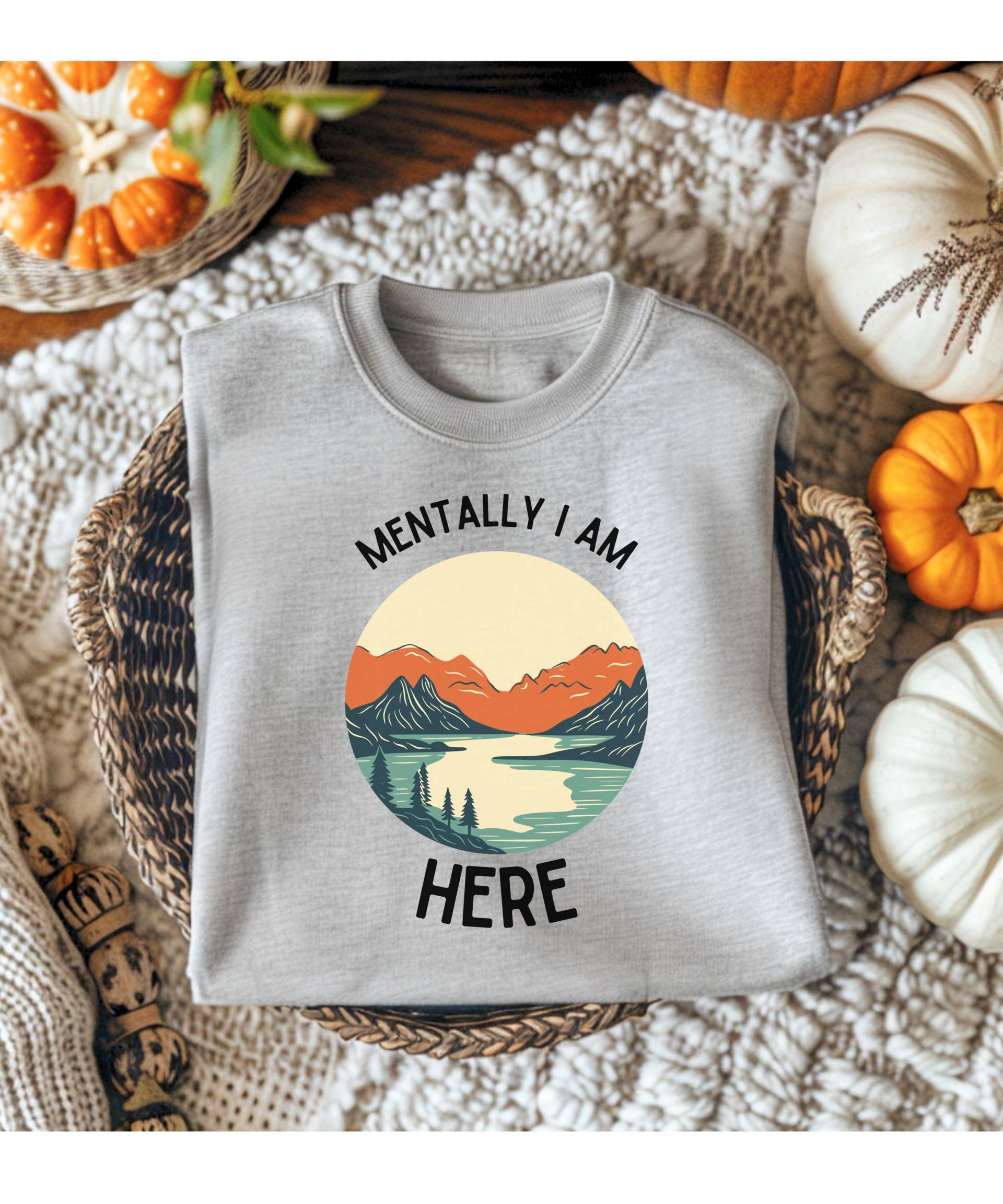 Retro Mountain Sweatshirt Hiking Adventure Pullover Outdoor Nature Lover Gift Camping & Travel Sweater von ToffeesWorld