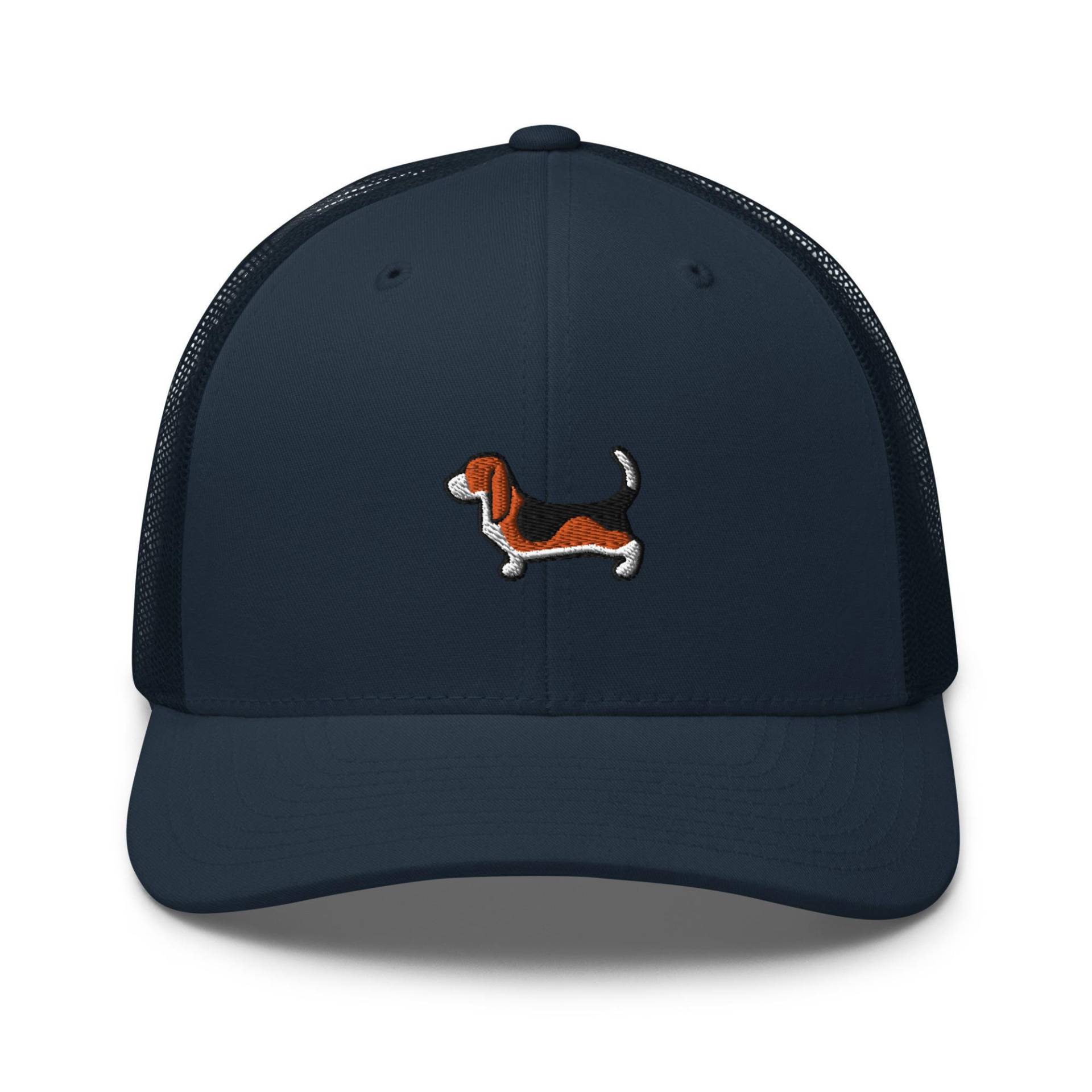 Basset Hound Gestickter Retro Trucker-Hut - Strukturiert Mit Netzrücken in Verschiedenen Farben von TofuTigerStudio