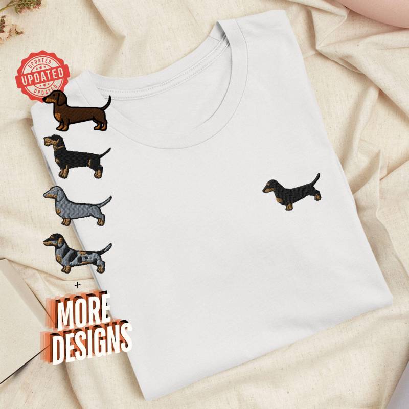 Dackel Besticktes T-Shirt Mit Bequemem Stretch - Weich, Leicht, Verschiedene Farben Und Designs von TofuTigerStudio