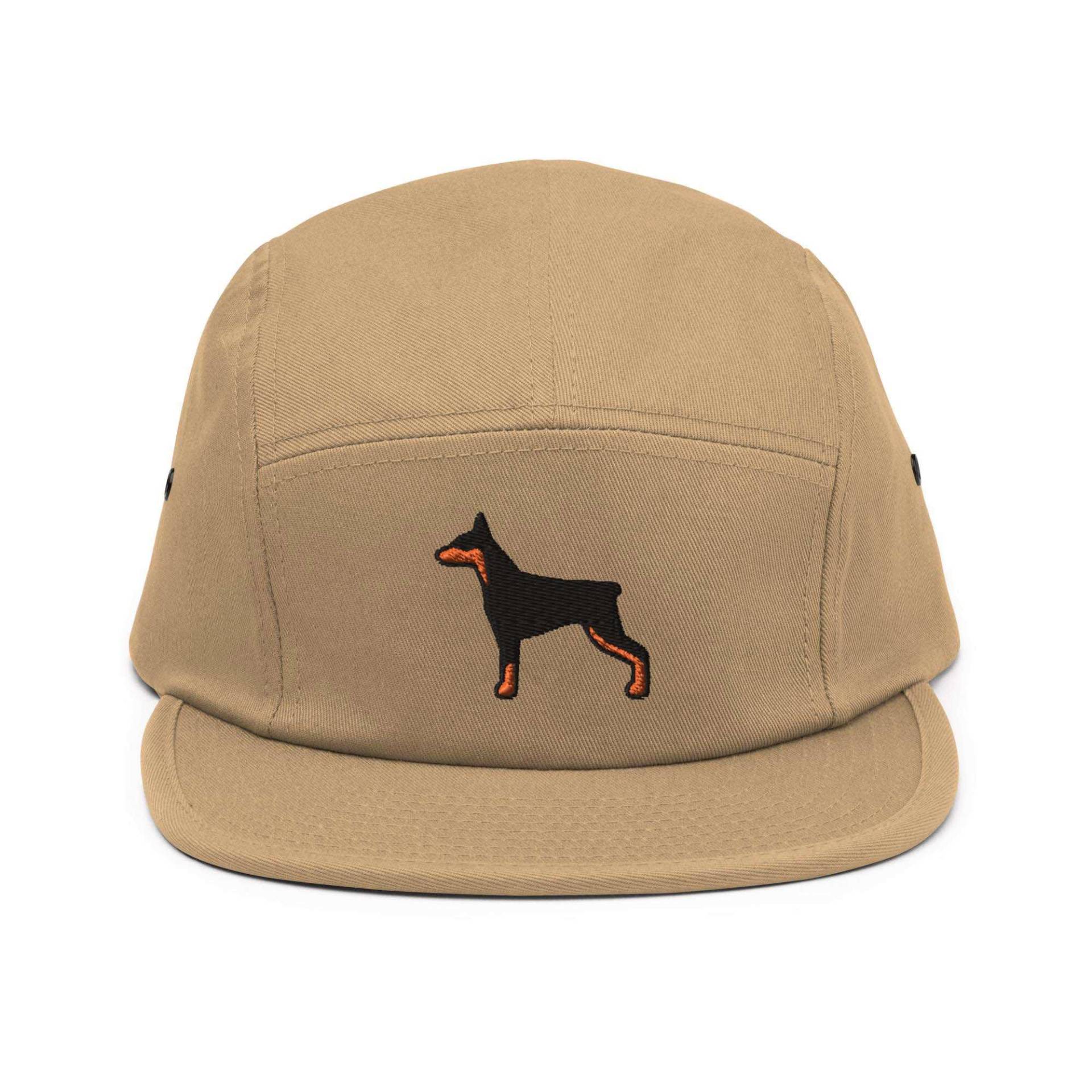 Dobermann Pinscher Bestickte 5-Panel Baumwoll Camper Cap Verstellbare Passform von TofuTigerStudio