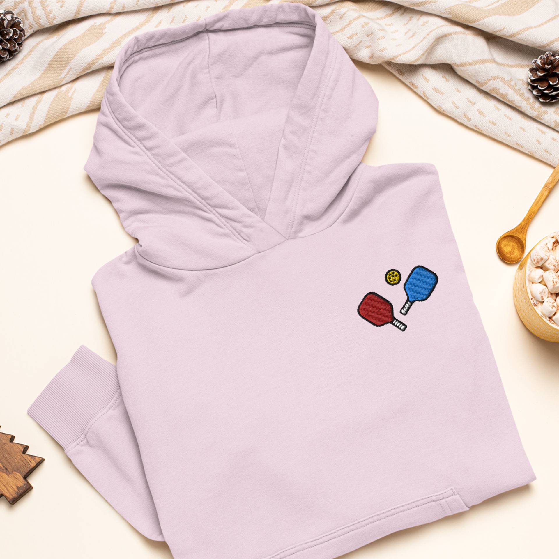 Pickleball Paddle Paar Bestickter Hoodie Schwere Mischung Aus Baumwolle Und Polyester, Unisex Fit Pickleball Paddle Paar Bestickter Hoodie Schwere Mischung Aus Baumwolle Und Polyester, Unisex Fit von TofuTigerStudio
