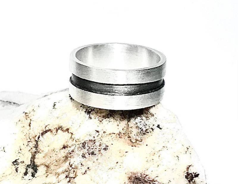 Ring, 925 Sterling Silber Satinierter Antiker Ring Aus Einer Handwerkswerkstatt, Handwerkerring, Silberband von TokiJewels