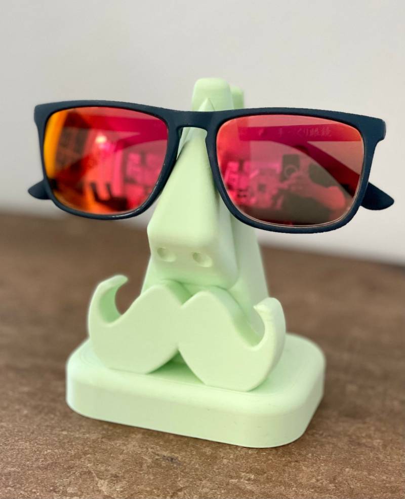 Witziger Brillenhalter - Schnäuzer Mint von Tolbiacum3D