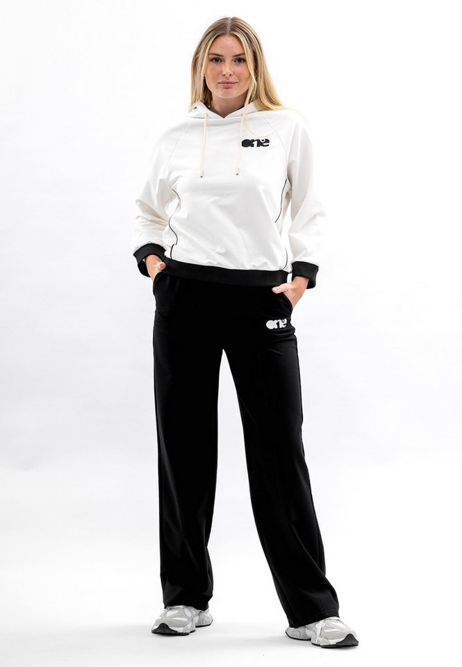 Tom Barron Freizeitanzug Two Color Tracksuit With Embroidery Oen Top von Tom Barron