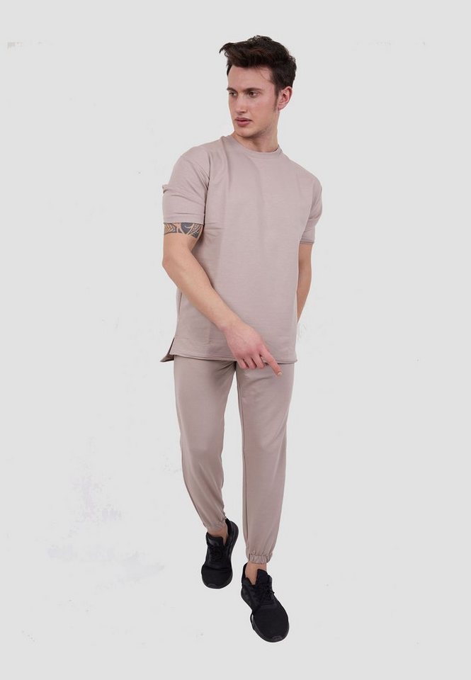 Tom Barron Sportanzug aus Oversize-Shirt und Jogginghose von Tom Barron