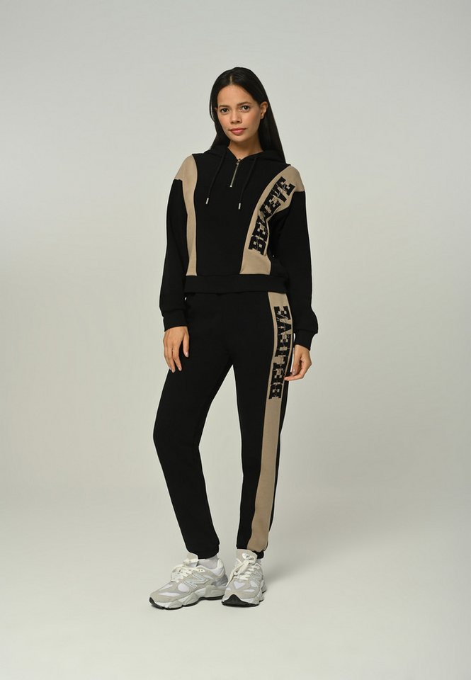 Tom Barron Trainingsanzug Women Regular Tracksuit With Zipper Top And Emboidery Aplique Design von Tom Barron