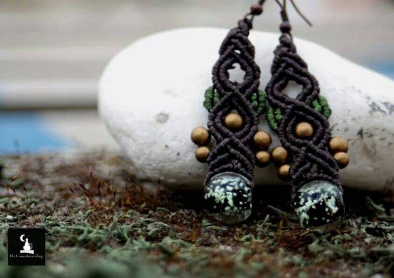 Makramee Ohrringe, Die Im Dunkeln Leuchten von TomentosaShop