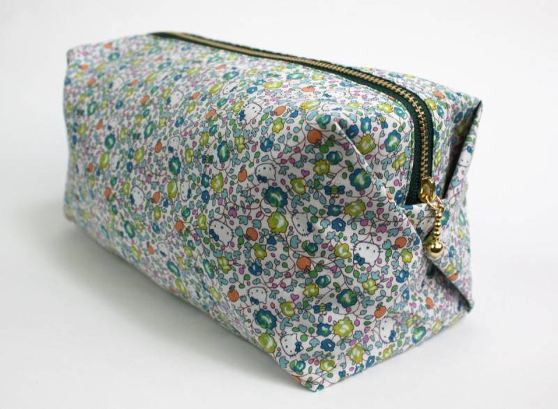 Kawaii-Kosmetik Und Große Reisetasche Mit Reißverschluss Kawaii-Kosmetik Und Große Reisetasche Mit Reißverschluss von TomiBell