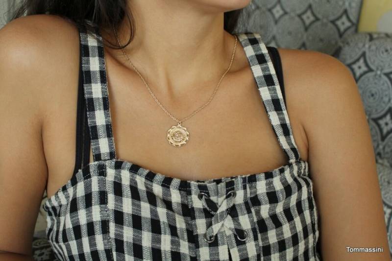Gold Münze Halskette, Charm Halsketten, Medaillon St Christopher Halskette - Filled von TommassiniJewelry
