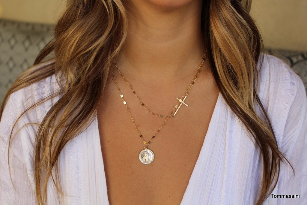 Gold Filled Schichtkette Jungfrau Maria Medaillon & Side Cross von TommassiniJewelry