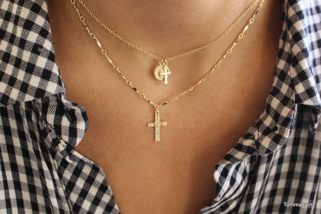 Winzige Schöne Kreuz Halskette, Zierliche Gold Überlagerte Überlagerter Christlicher Schmuck von TommassiniJewelry