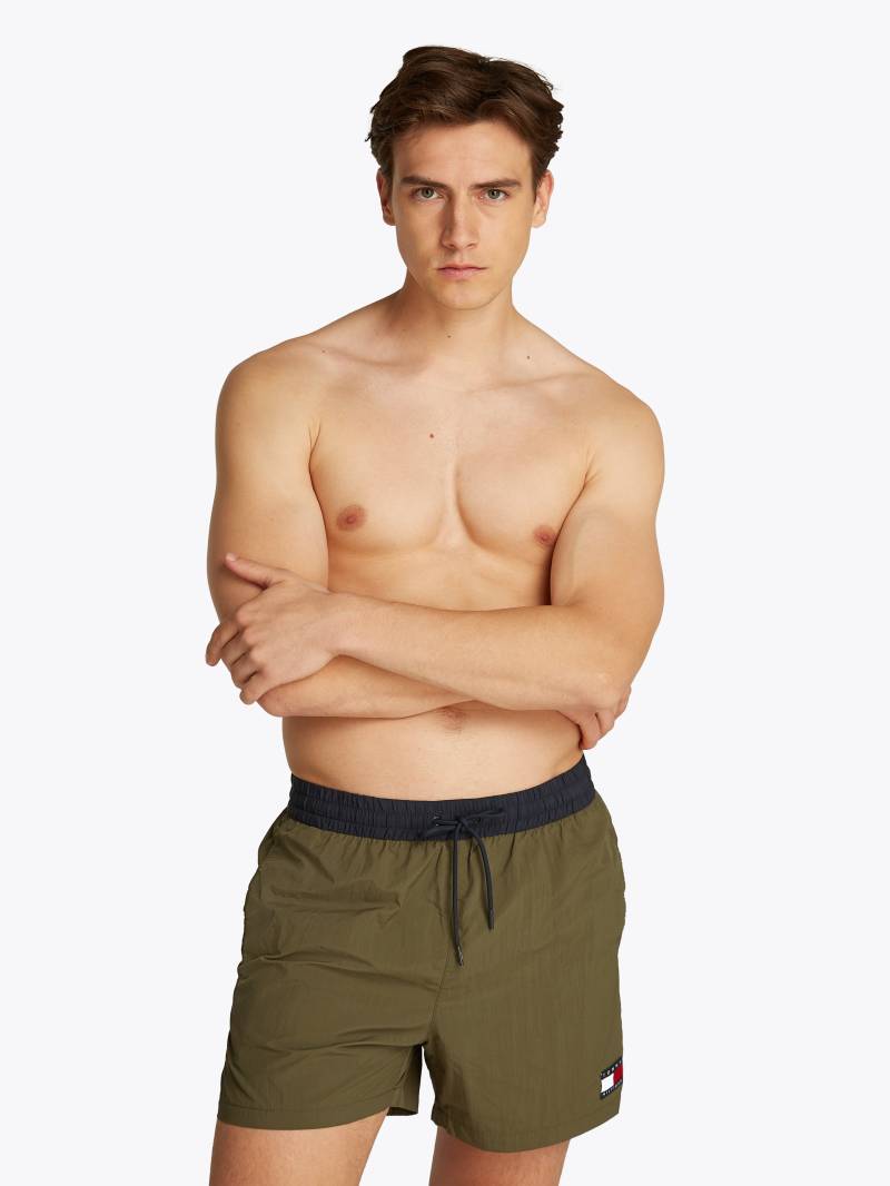 Tommy Hilfiger Swimwear Badeshorts "MEDIUM DRAWSTRING", mit Logo-Patch, mit kontrastfarbenem Bund von Tommy Hilfiger Swimwear