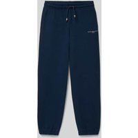 Tommy Hilfiger Teens Regular Fit Sweatpants mit Label-Print in Marine, Größe 164 Tommy Hilfiger Teens Regular Fit Sweatpants mit Label-Print in Marine, Größe 164 von Tommy Hilfiger Teens