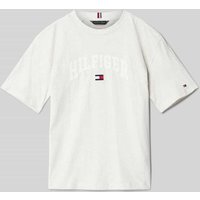 Tommy Hilfiger Teens T-Shirt mit Label-Stitching Modell 'VARSITY' in Offwhite Melange, Größe 140 Tommy Hilfiger Teens T-Shirt mit Label-Stitching Modell 'VARSITY' in Offwhite Melange, Größe 140 von Tommy Hilfiger Teens