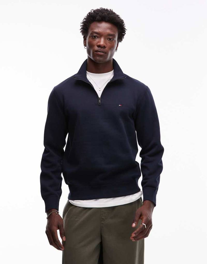 Tommy Hilfiger - Basic-Sweatshirt aus Fleece in Marineblau mit Logo und kurzem Reißverschluss-Bunt von Tommy Hilfiger