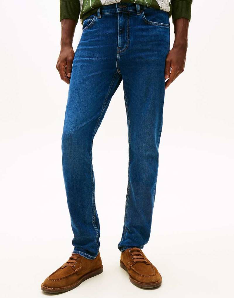 Tommy Hilfiger - Bleecker - Schmal geschnittene Jeans in Dunkelblau mit verblasster Optik von Tommy Hilfiger